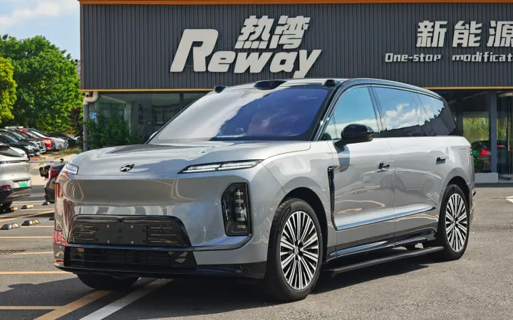 蔚来 ES9 车衣实拍